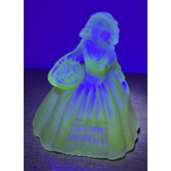 Three Vintage Boyd Art Glass Colonial Woman Doll LOT, Two Iridescents - Picture 11 of 14